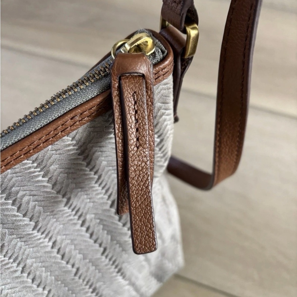 Fossil Grey Textured Soft Leather Brown Brass Crossbody Messenger Bag Purse EUC - Picture 6 of 10